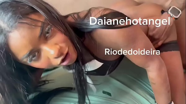 Delícia safado meteu a pica em mim na frente do meu corninho