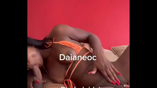 Que delícia amo mama gostoso