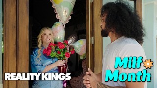 REALITY KINGS – Jenna Starr In Sexy Lingerie Lets Lucky James Get A Taste Of Her Juicy Pussy