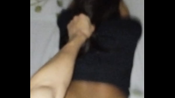Me pegó una buena y dura cogida el amigo de mi hermano y me grabó así