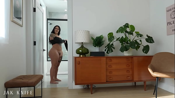 BIG BOOTY roommate swallows my dick with her ASS AND THROAT – Roxanne Roselle