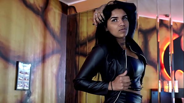 Ella quiere su entrada Gratis al concierto de Bad Bunny pero nada es Gratis (ft. eversexlatin – ver compelto en XVIDEOS RED)