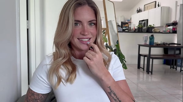 Stepsisters Blonde Big Titty Bestfriend Begs Me to Fuck Her “I HAVE I BF IM JUST REALLLY HORNY”