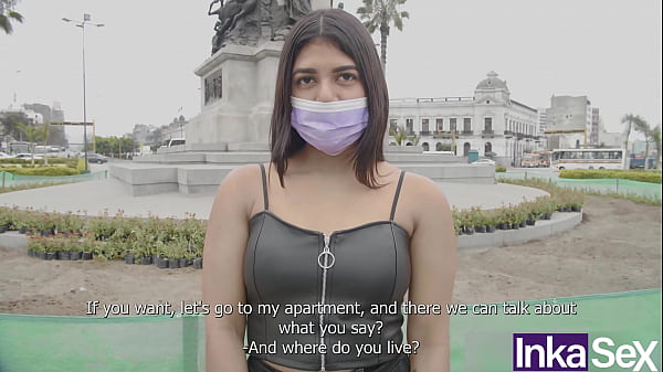 Venezolana sumisa de 18 años recibe su primera perforada anal en las calles de Lima