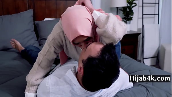 Hijab Girl Calls Me Home For A Booty Call – Hijab4k
