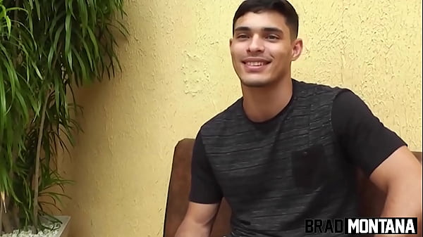 Mulata do rabo gigante, Bombom gozou fodendo com fã e diu pra botar no cuzinho sem na no lo!