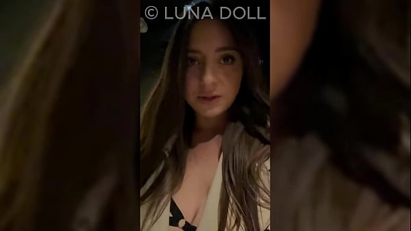 At my arrival, I get fucked in my hotel room- Luna Doll