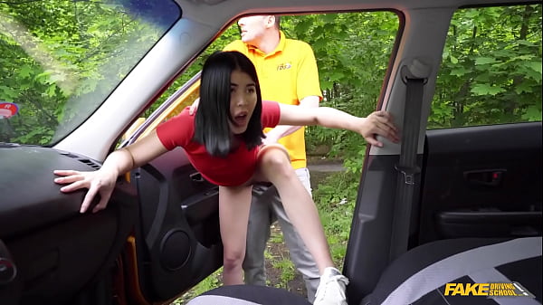 Hot ASIAN babe sucks my cock when it starts to burn  – Fake Driving School