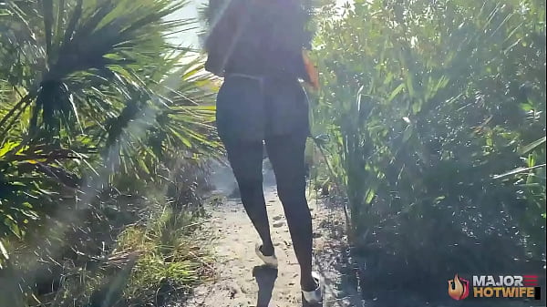 Brunette Yum Thee Boss And Rome Major’s Beach Kinky Wet Session!