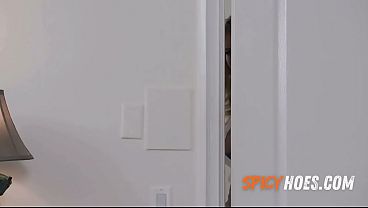 Heating up Sexy Blonde Cougar – Gigi Dior